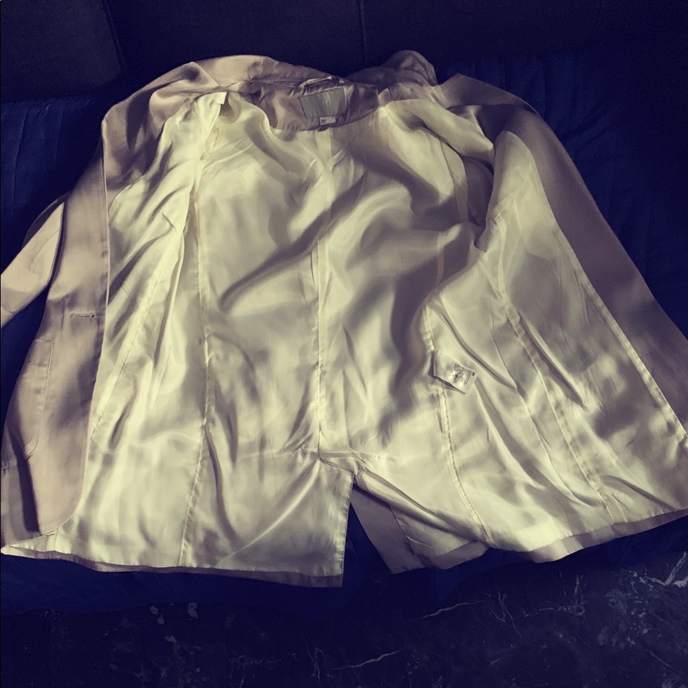 Blazer - Picture 2 of 9